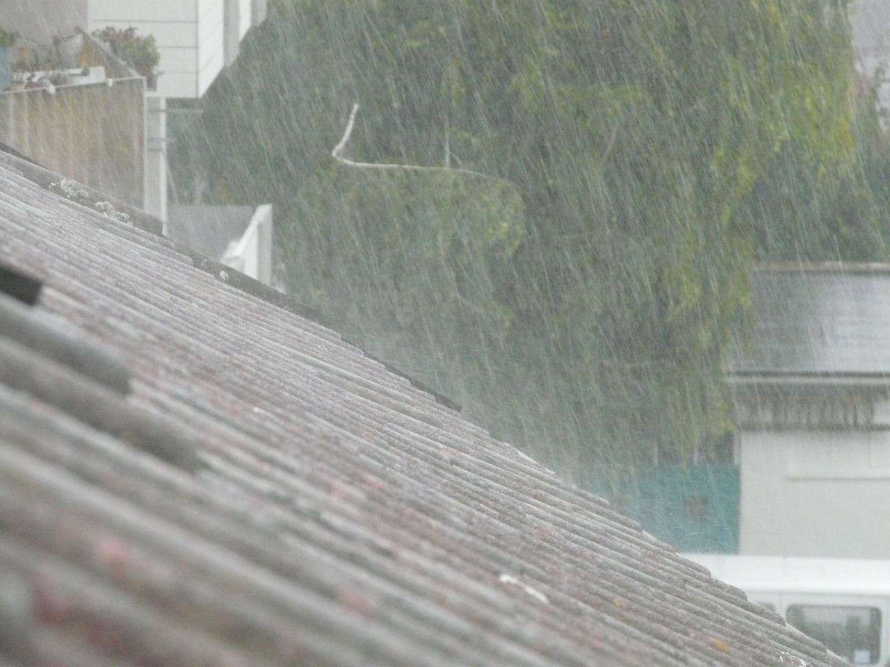 陕西安康最新暴雨预警